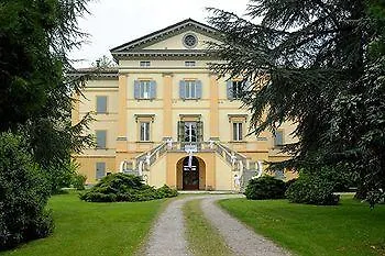 Villa Capriata Marano  Italien